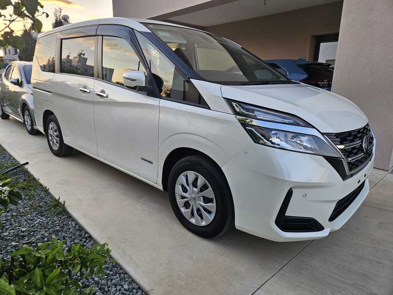 Nissan Serena 2,0L 2022