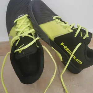 Head Revolt Pro Tennis, Famagusta — Paralimni