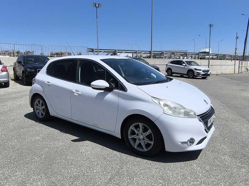 2015 Peugeot 208 1,4L 2015 Cyprus