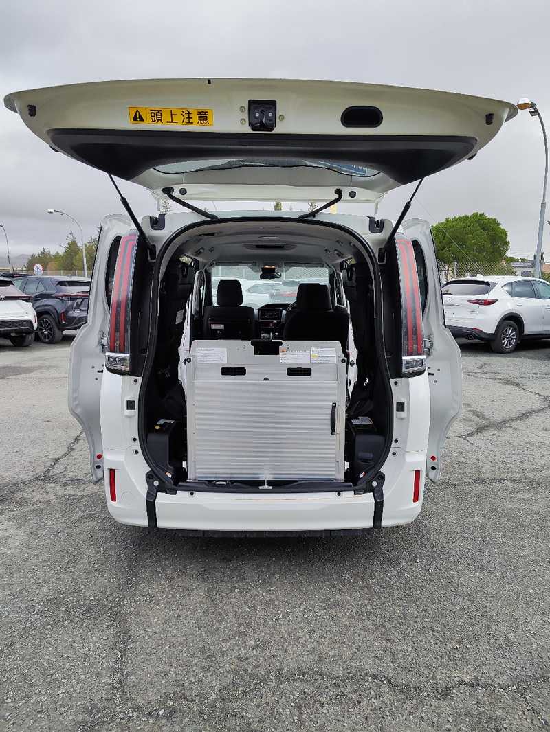 2020 Toyota Noah 2,0L 2020 Cyprus