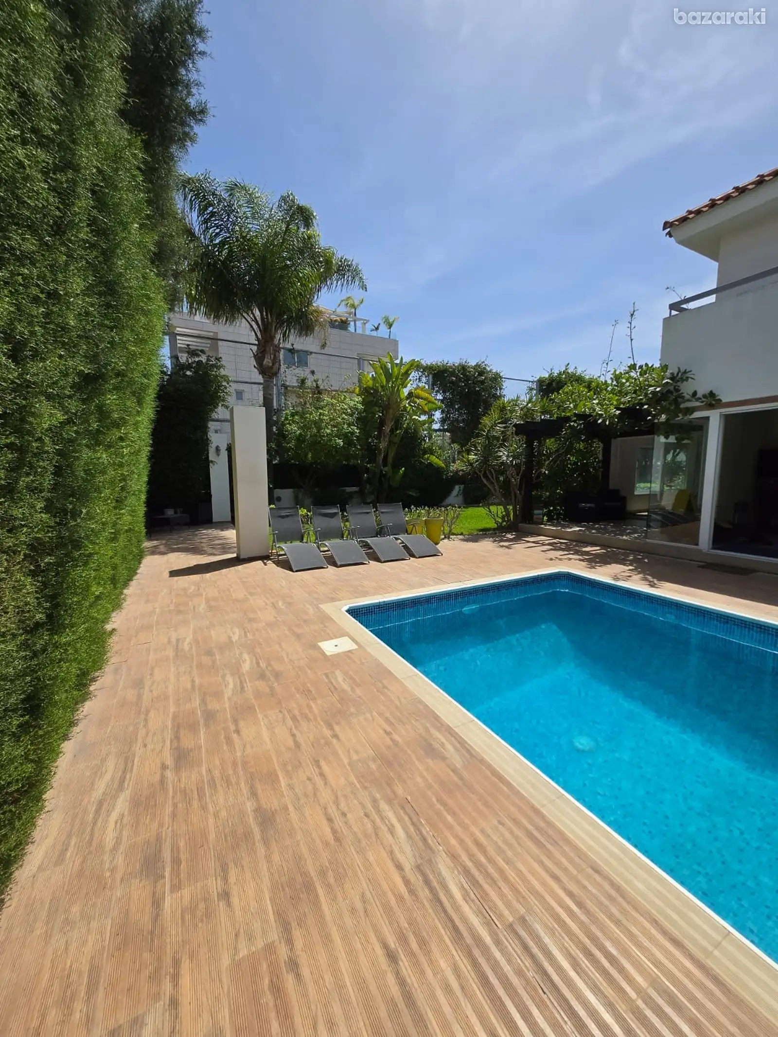 House, 4 bedrooms — 2