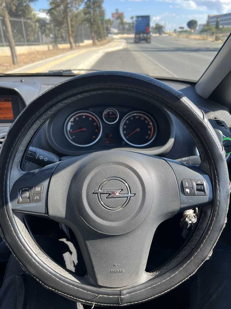 2012 Opel, Vauxhall Corsa 1,4L 2012 Cyprus