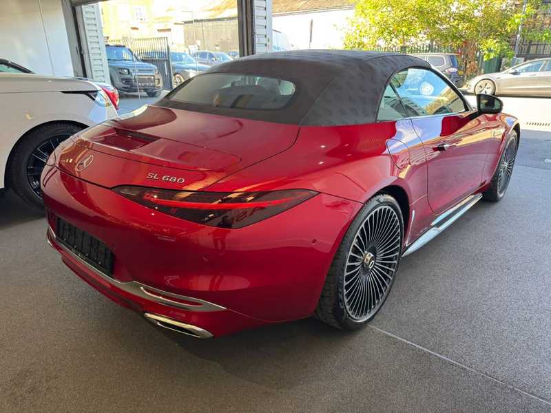 2025 Mercedes-Benz SL-Class 4,0L 2025 Cyprus