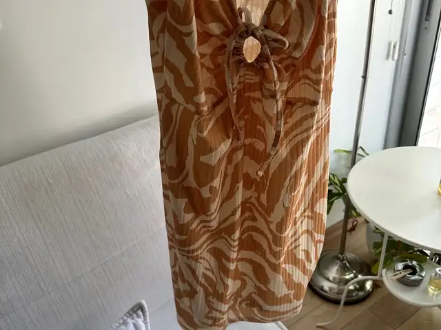Brown retro dress, Nicosia — Aglantzia