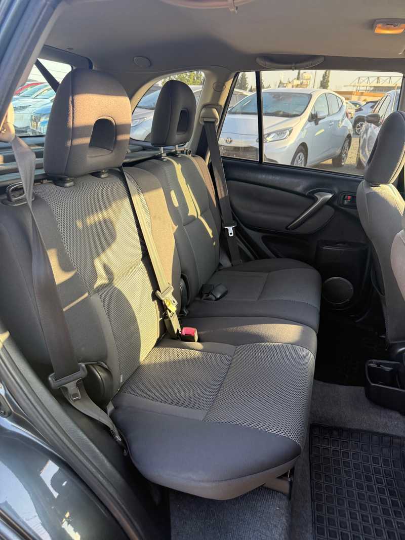 2005 Toyota RAV4 2,0L 2005 Cyprus