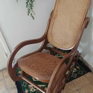 Ξύλινη κουνιστή πολυθρόνα με rattan πλέξη, Nicosia — Palouriotissa