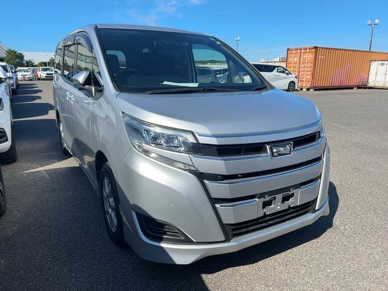 Toyota Noah 2,0L 2021