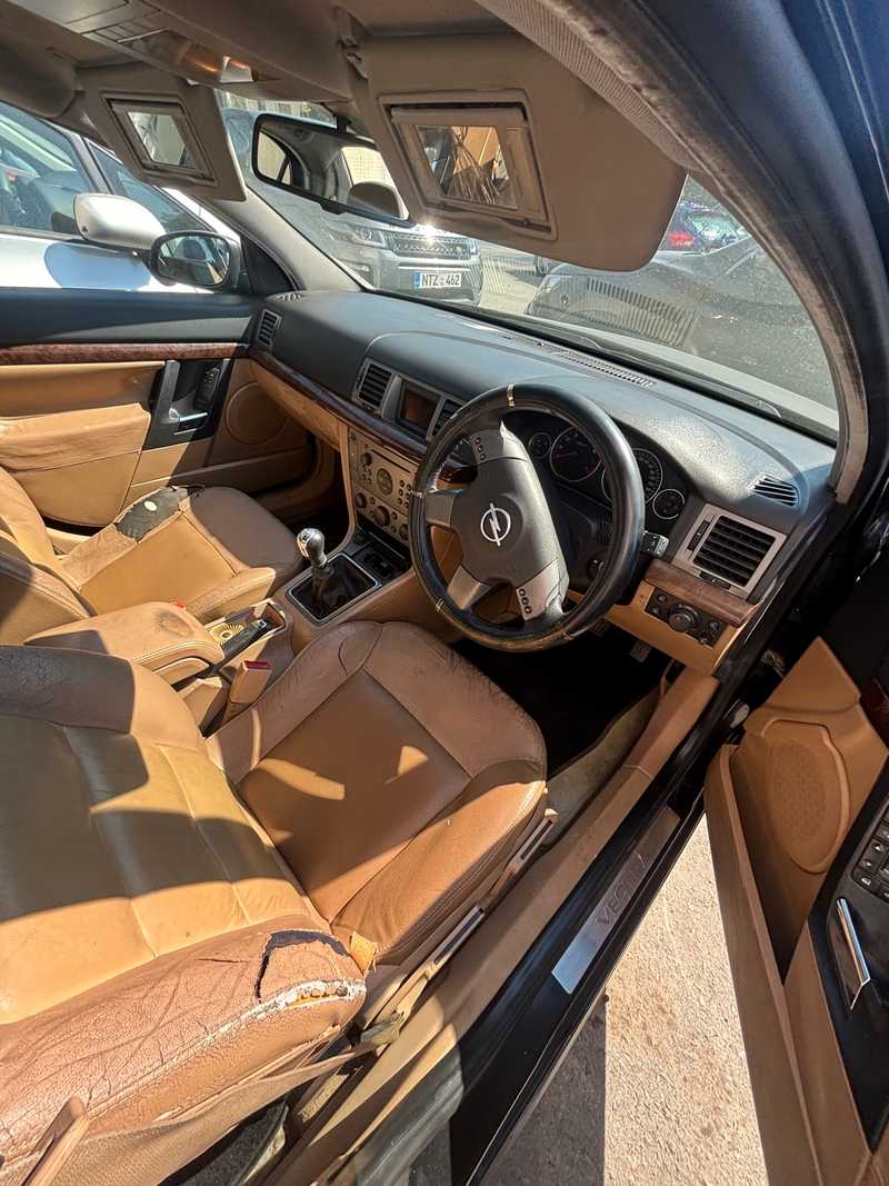 2005 Opel, Vauxhall Vectra 1,6L 2005 Cyprus