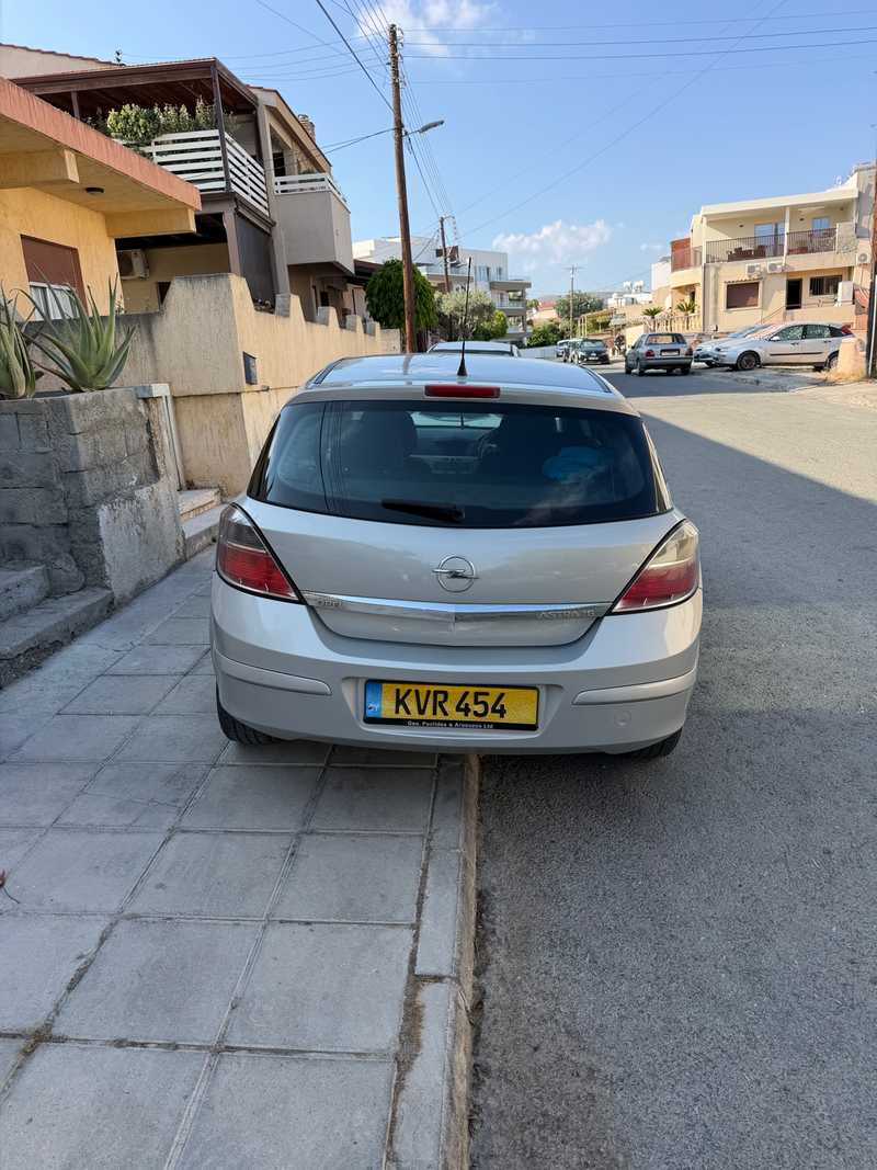2009 Opel, Vauxhall Astra 1,6L 2009 Cyprus