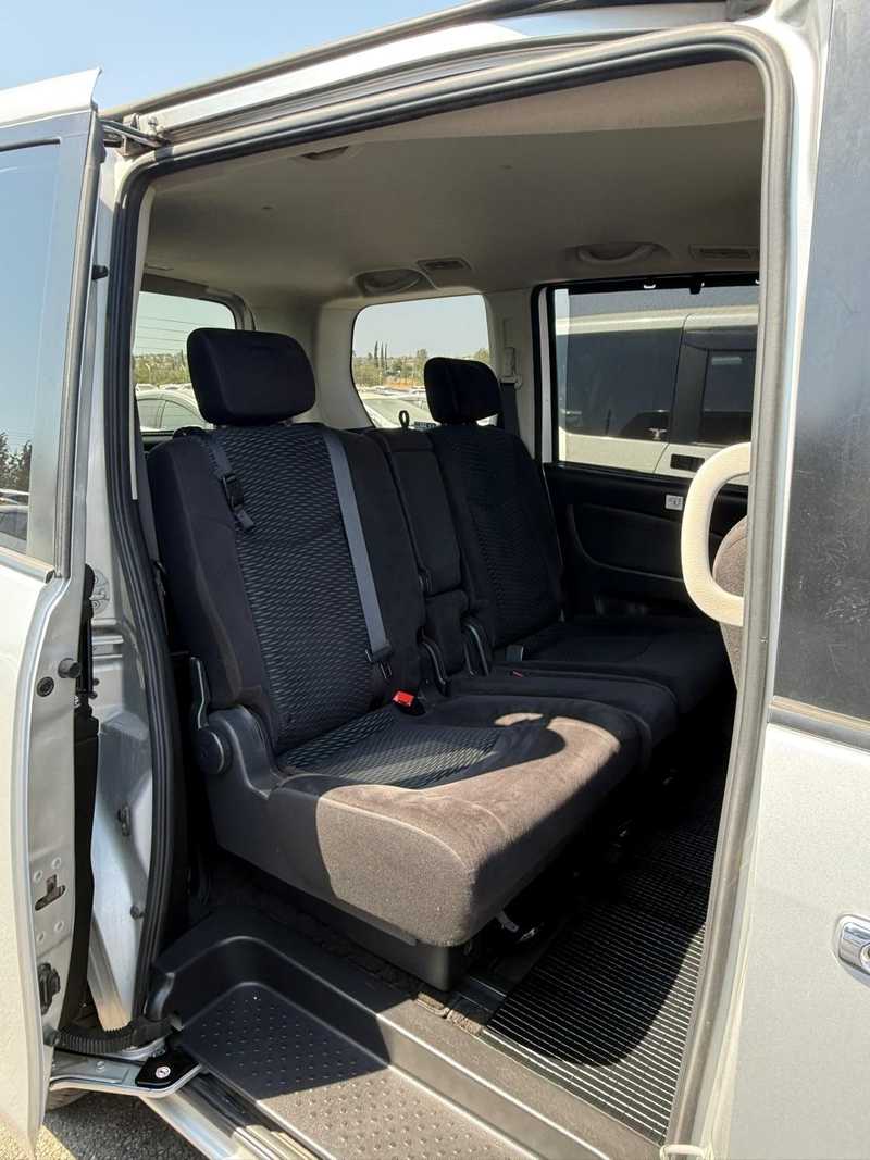 2016 Nissan Serena 2,0L 2016 Cyprus