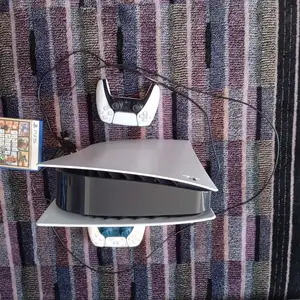 Very clean PlayStation with two controllers, GTI V and FC 26 with charging stand, Επαρχία Πάφου — Μαμώνια