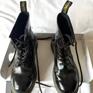 Women&men dr martens shoes, Larnaca — Larnaka - Skala