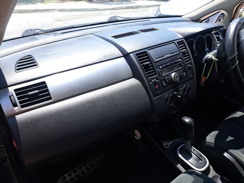 2011 Nissan Tiida 1,6L 2011 Cyprus
