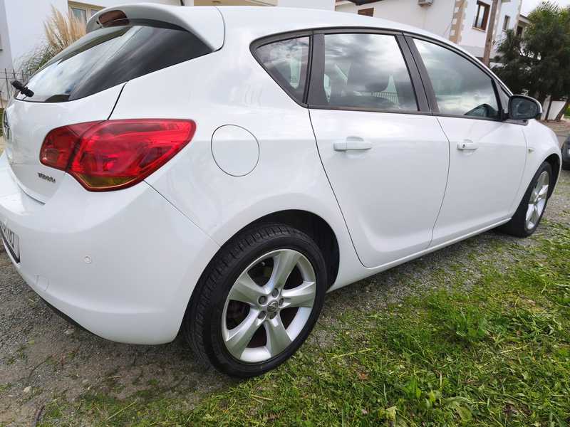 Opel, Vauxhall Astra 1,4L 2011