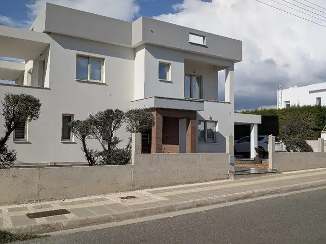5-bedroom villa to rent, Paphos — Empa