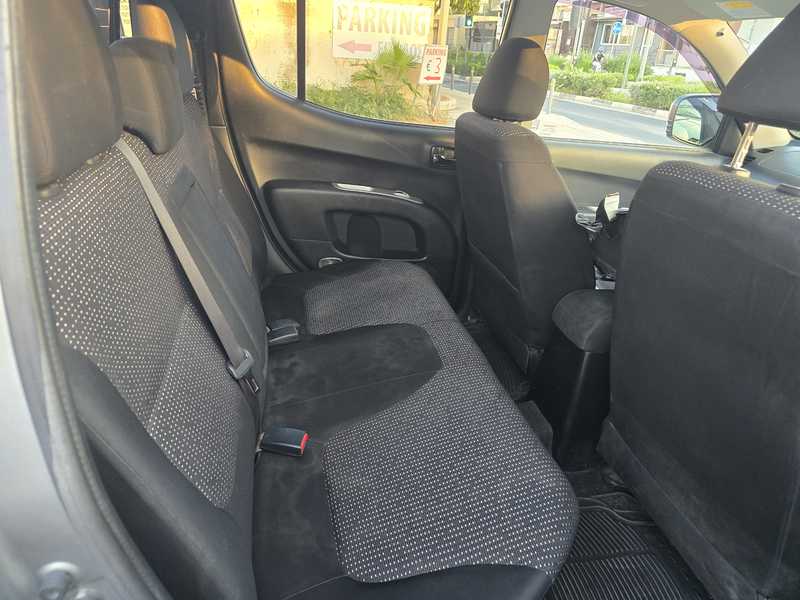 2015 Mitsubishi L200 2,4L 2015 Cyprus