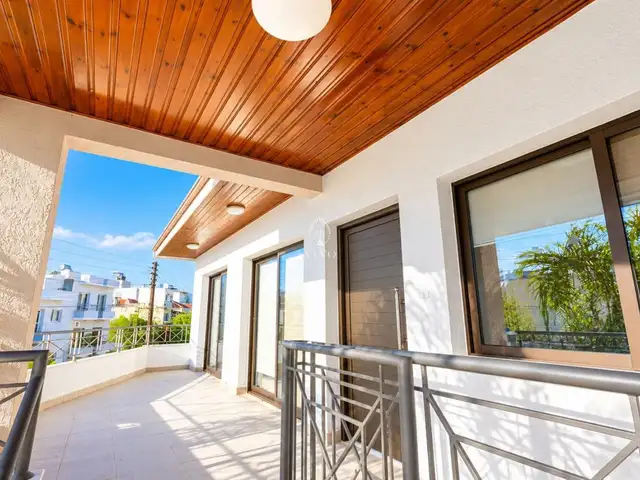 3-bedroom semi-detached to rent, Limassol — Limassol - Mesa Geitonia
