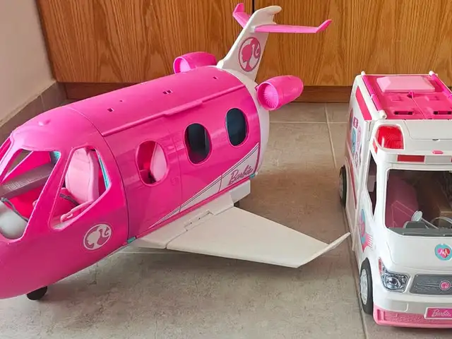 Barbie dream plane and ambulance, Επαρχία Λευκωσίας — Λακατάμεια - Αγία Παρασκευή