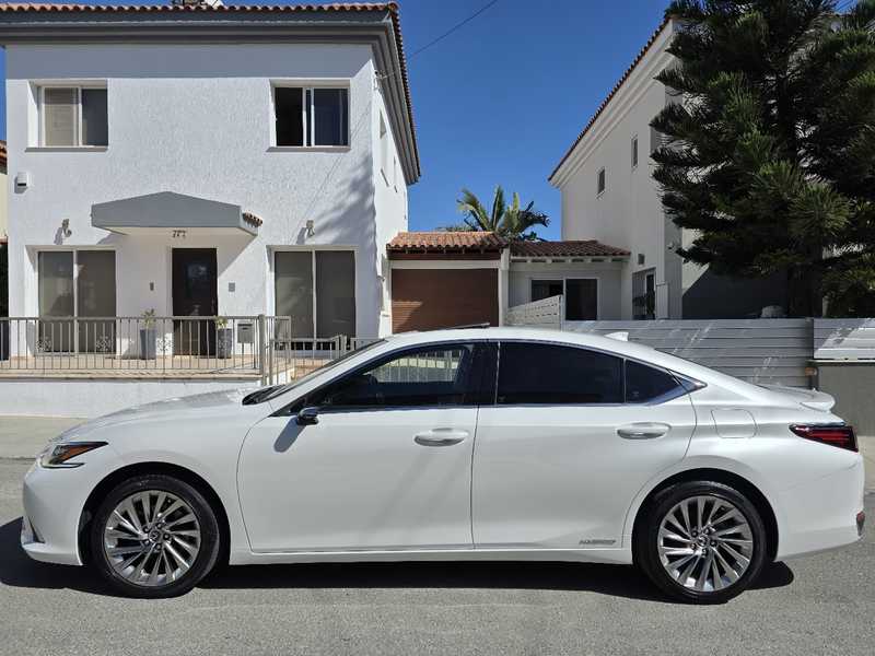 2022 Lexus ES300h 2,5L 2022 Cyprus