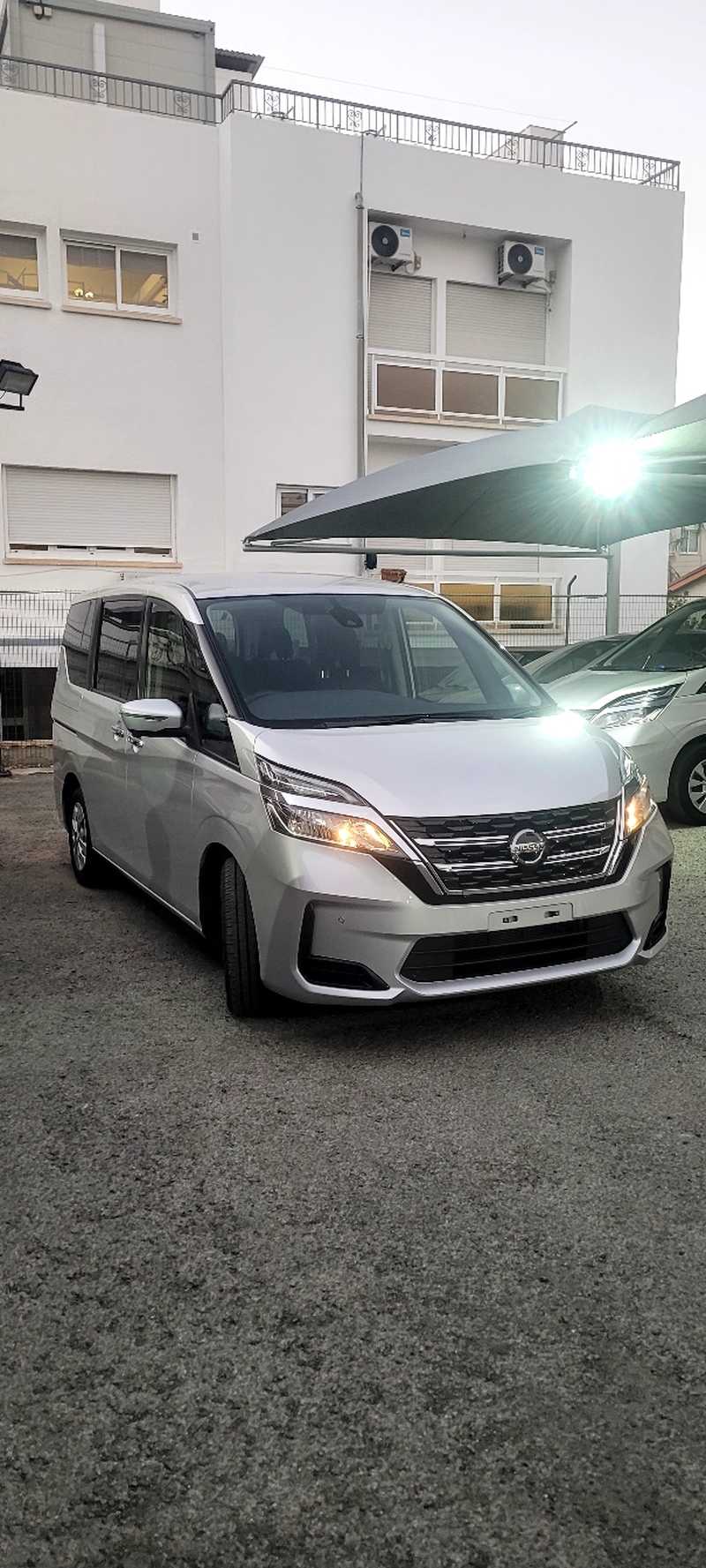 2021 Nissan Serena 2,0L 2021 Cyprus