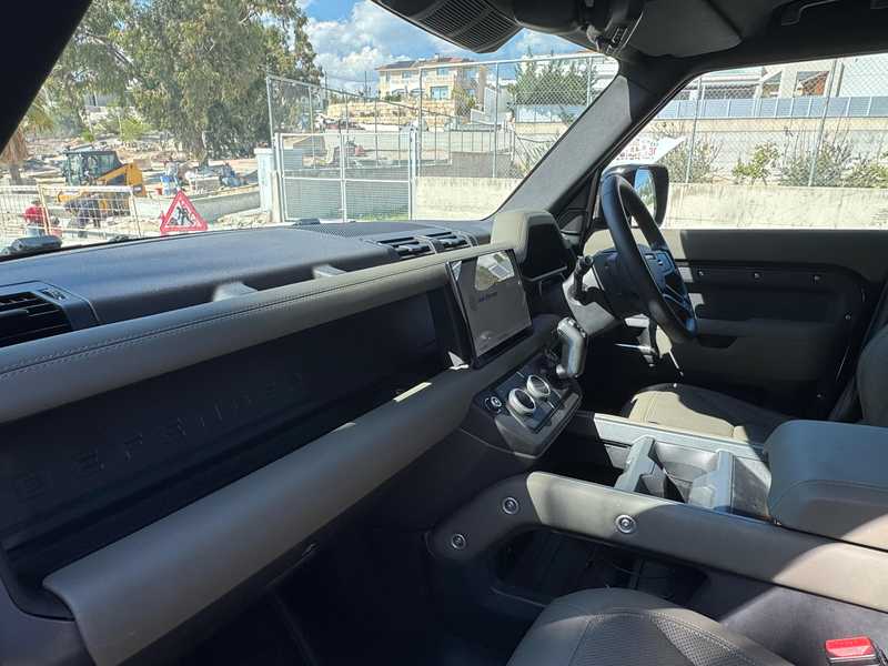 2025 Land Rover Defender 5,0L 2025 Cyprus
