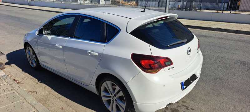 2010 Opel, Vauxhall Astra 1,6L 2010 Cyprus
