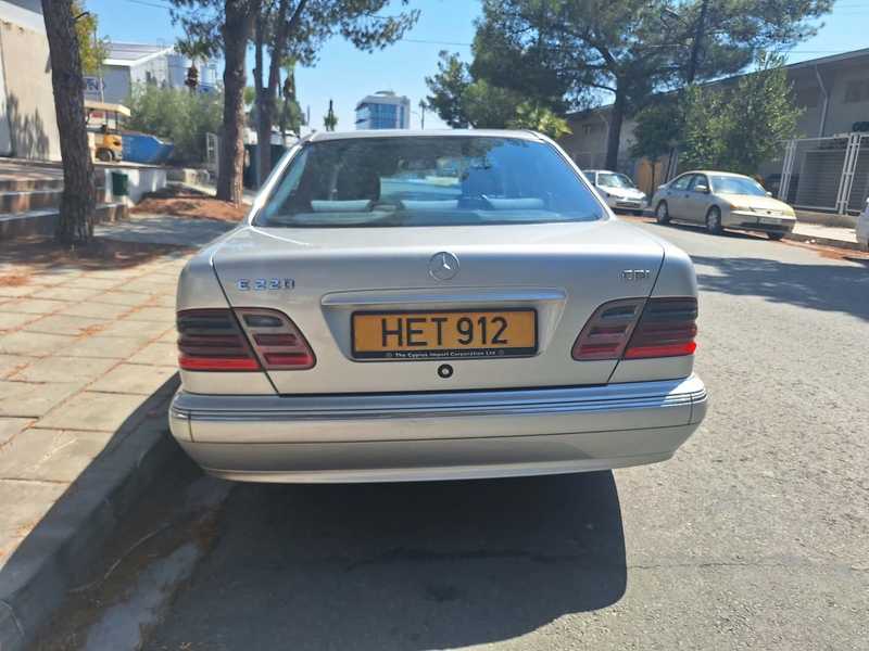 2000 Mercedes-Benz E-Class 2,2L 2000 Cyprus