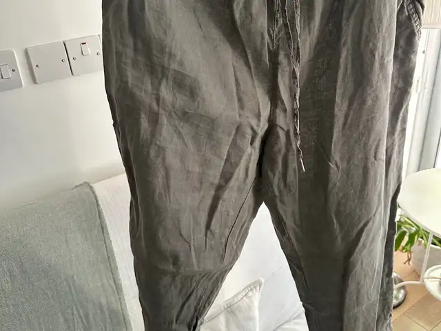 Linen khaki pants, Επαρχία Λευκωσίας — Αγλαντζιά