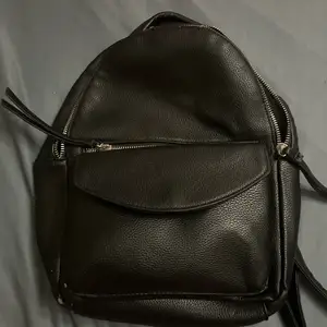 Backpack μικρο με αρκετο αποθηκευτικο χωρο, Επαρχία Λευκωσίας — Λευκωσία - Παλουριώτισσα