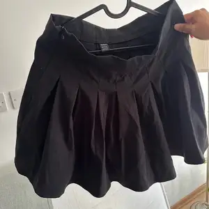 Mini pleated skirt, Nicosia — Aglantzia