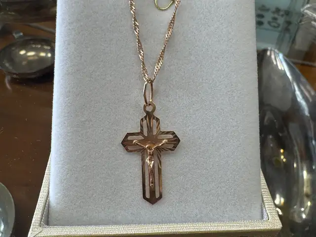 Orthodox crucifix pendant with chain, Larnaca — Larnaka - Skala