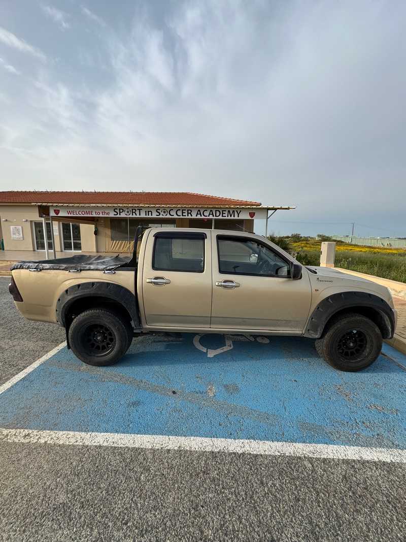 2007 Isuzu D-MAX 2,5L 2007 Cyprus