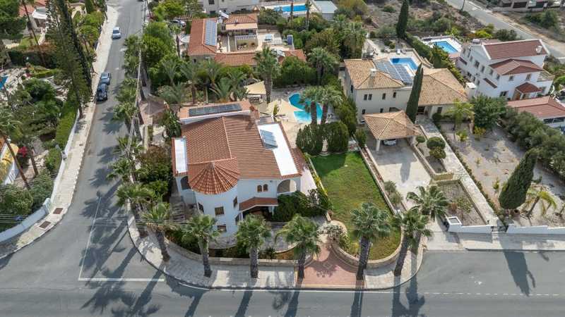 5-bedroom villa for sale