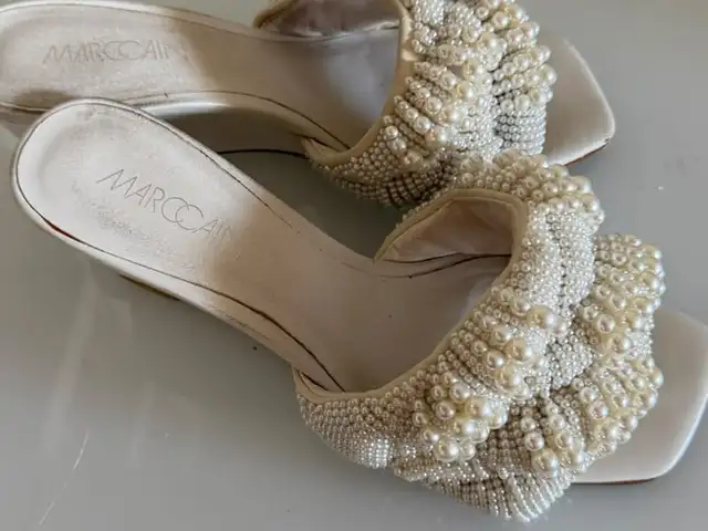 Marc cain pearl-embellished wedge mules, Επαρχία Λεμεσού — Λεμεσός - Μέσα Γειτονιά