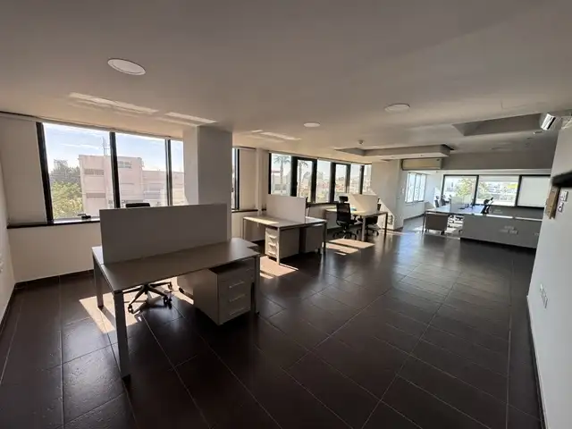 Impressive offices in kolonakiou street, Limassol — Limassol - Linopetra