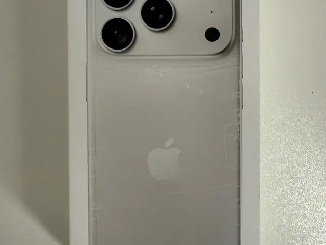 Apple iphone 18 pro 2tb silver model a3714 brand new with 2 years warranty, Limassol — Limassol Marina