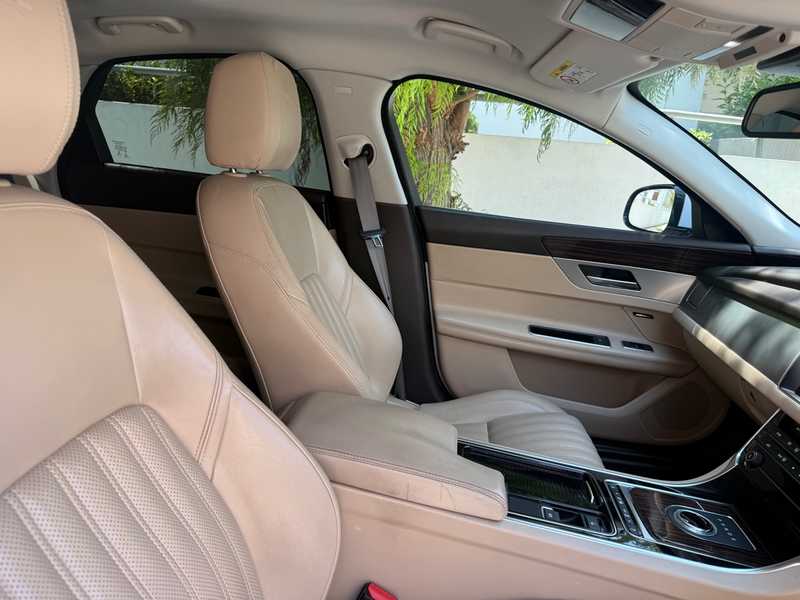 2018 Jaguar XF 2,0L 2018 Cyprus