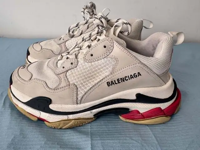 Balenciaga triple s, Επαρχία Λεμεσού — Λεμεσός - Αγία Ζώνη