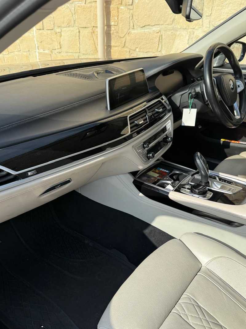 2020 BMW 7-Series 4,4L 2020 Cyprus