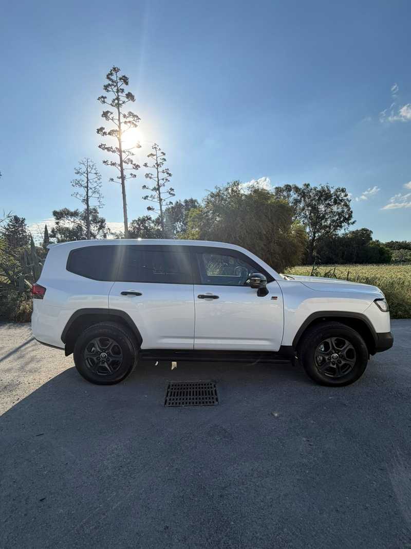 2024 Toyota Land Cruiser 300 3,3L 2024 Cyprus