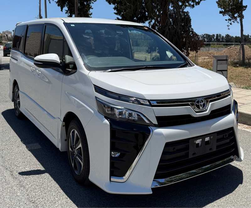 Toyota Voxy 2,0L 2021