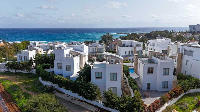 5-bedroom villa for sale