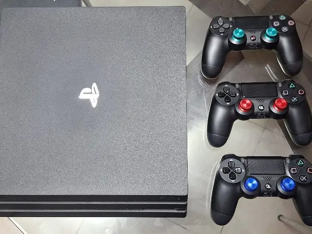 Ps4 pro 1tb 9.00 perfect for jailbreak with 3 controllers, Επαρχία Λεμεσού — Άγιος Αθανάσιος
