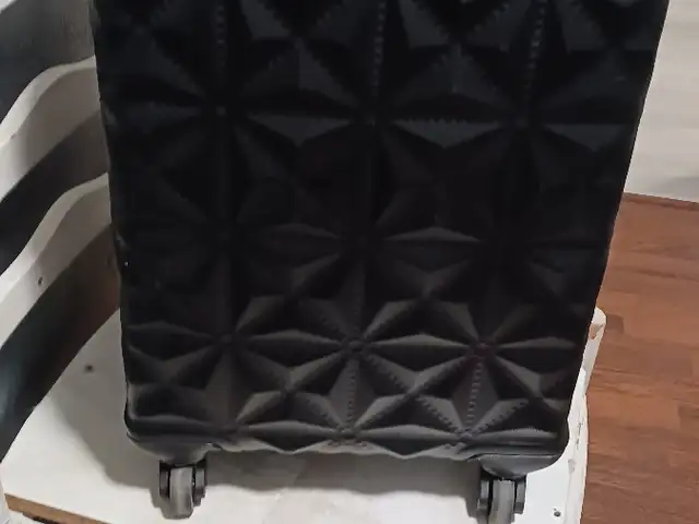 Carry-on suitcase, Larnaca — Larnaka - Finikoudes