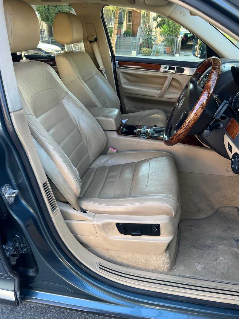 2008 Volkswagen Touareg 2,5L 2008 Cyprus