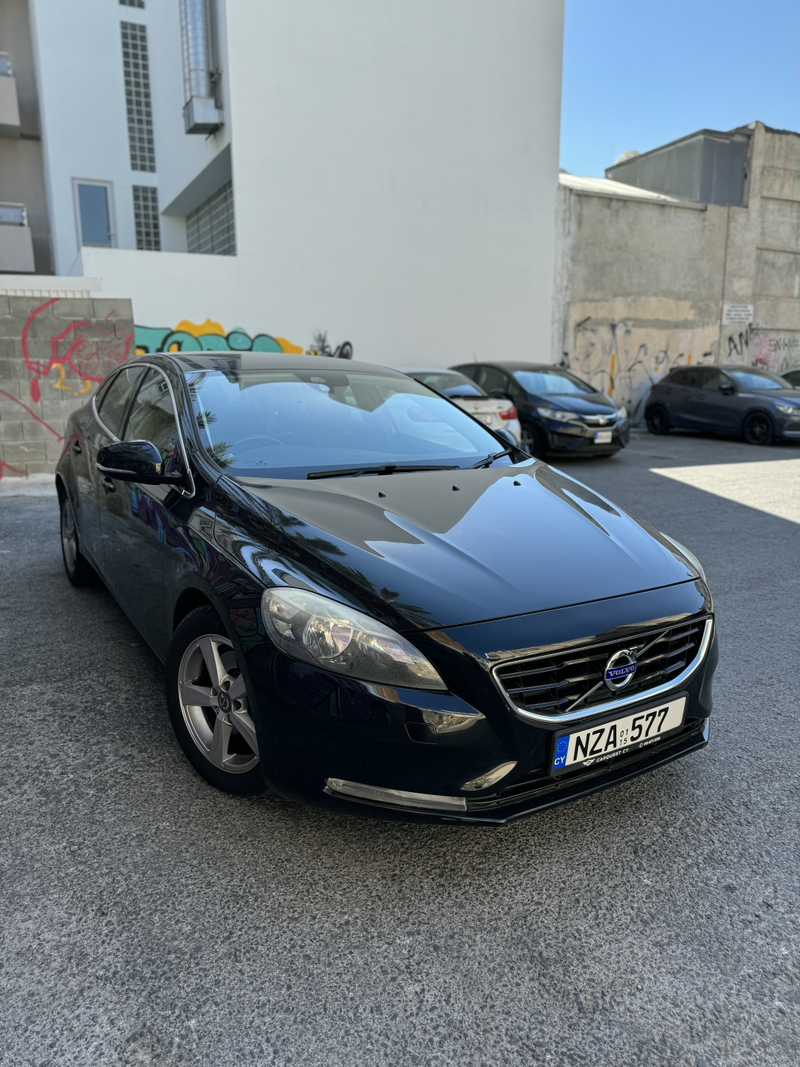 2015 Volvo V40 1,6L 2015 Cyprus