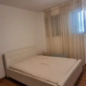 Modern Leather/Faux Leather Bed with Mattress Excellent Condition, Nicosia — Egkomi