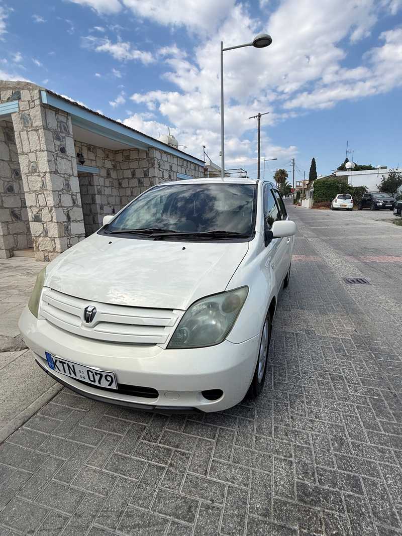 2004 Toyota Ist 1,3L 2004 Cyprus