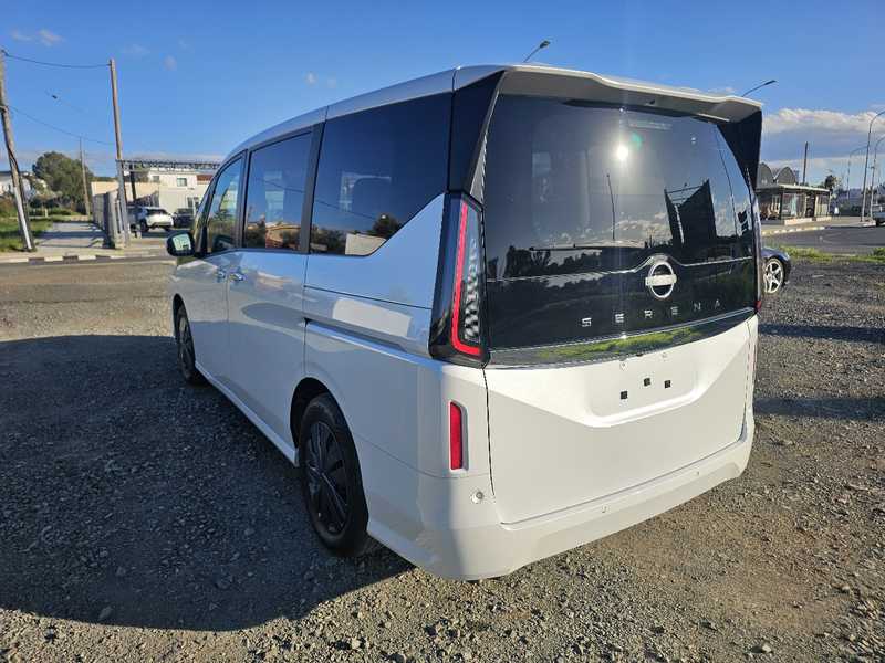 2023 Nissan Serena 2,0L 2023 Cyprus