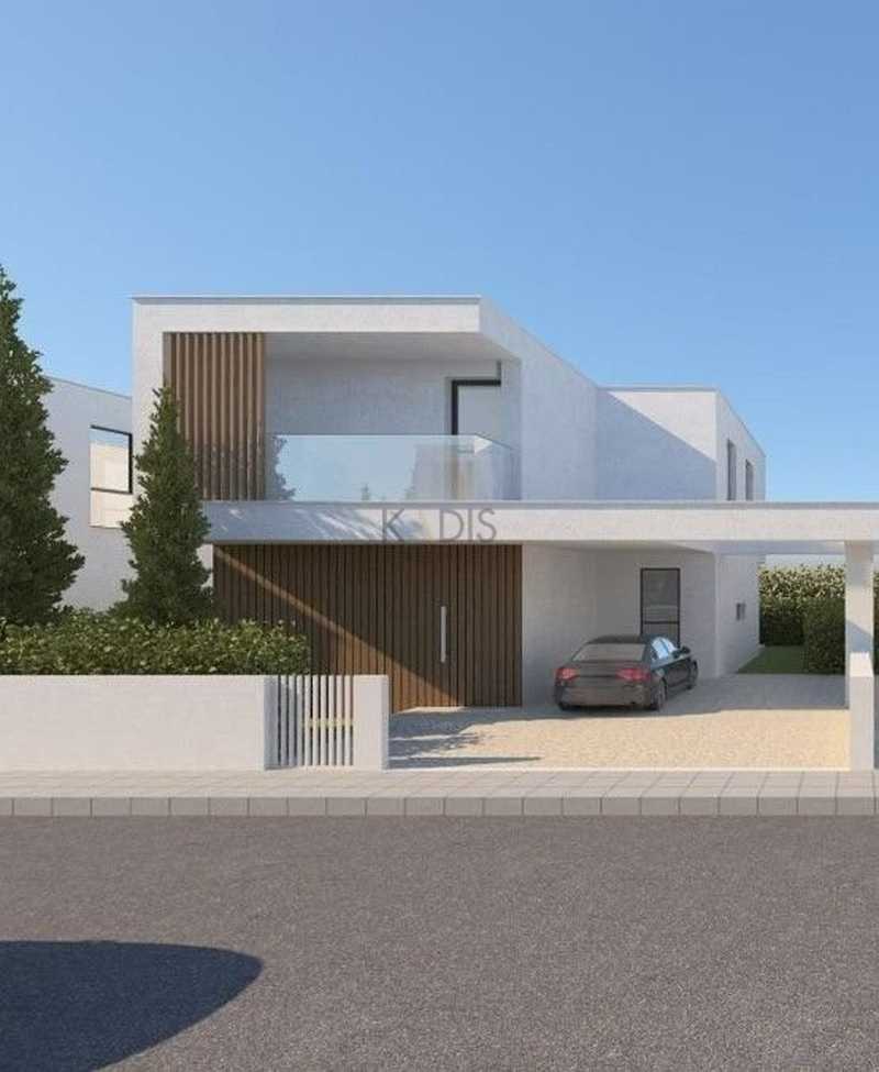 4-bedroom detached house for sale